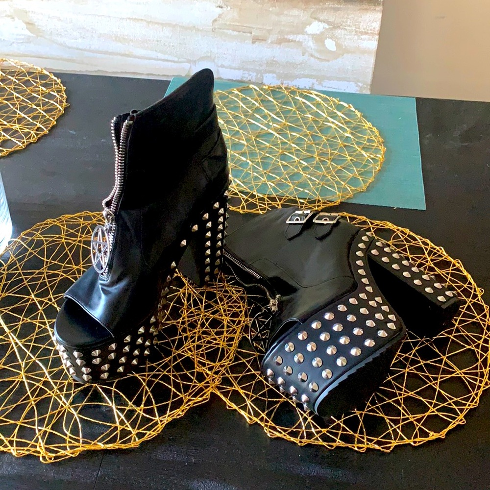 NEVER WORN. PLatform studded open toe bootie.
